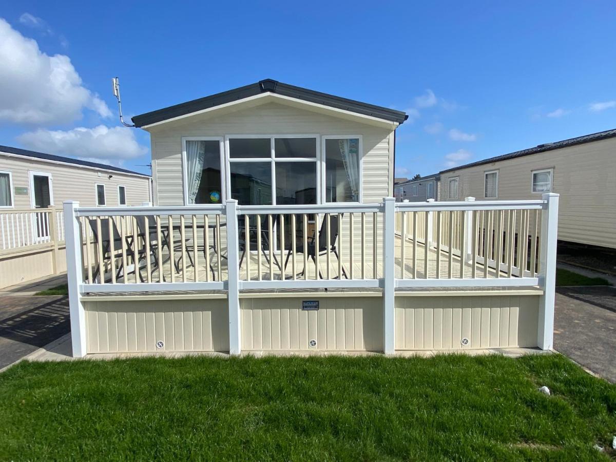 Palm Grove 181- Golden Palm - Pet Friendly, Wifi, Central Heating, Bed Linen - Meadow Lakes Caravan & Lodge Hire Chapel St. Leonards Exterior foto